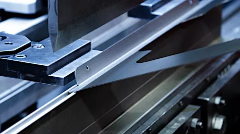 Computerised sheet metal bending