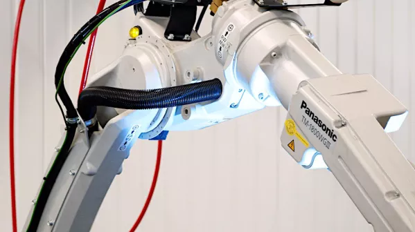Advanced welding with a welding robot