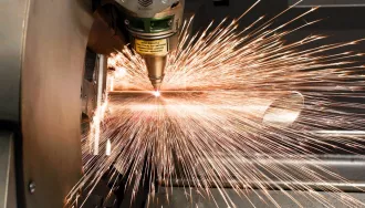 Cięcie laserem rur, profili i kształtowników specjalnych za pomocą wycinarki laserowej ADIGE LT 8.20 w technologii Fiber